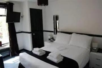 Noir 3*