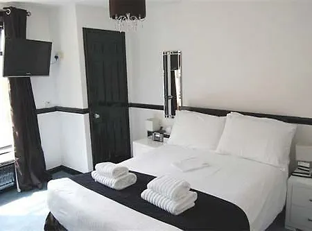 Hotel Noir 3*