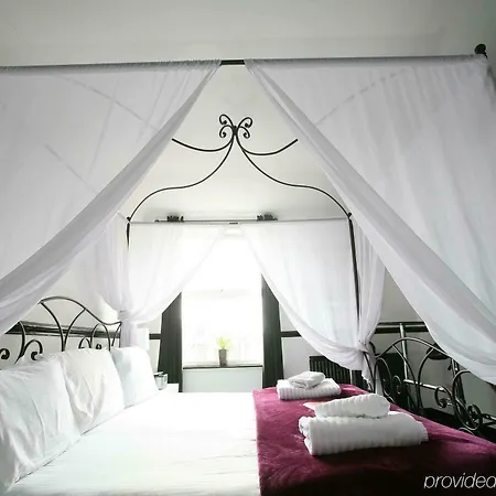 Noir Hotel 3*