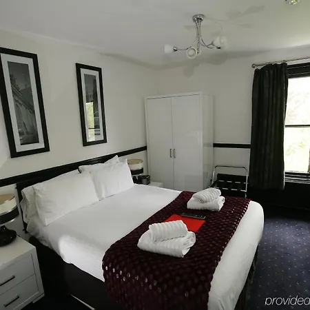 Noir 3* York