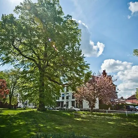 Noir 3* York