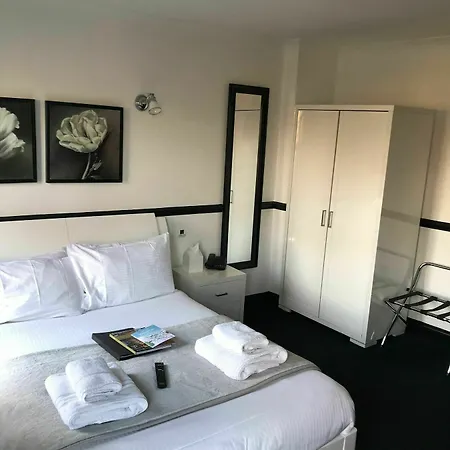 Noir Hotel 3*